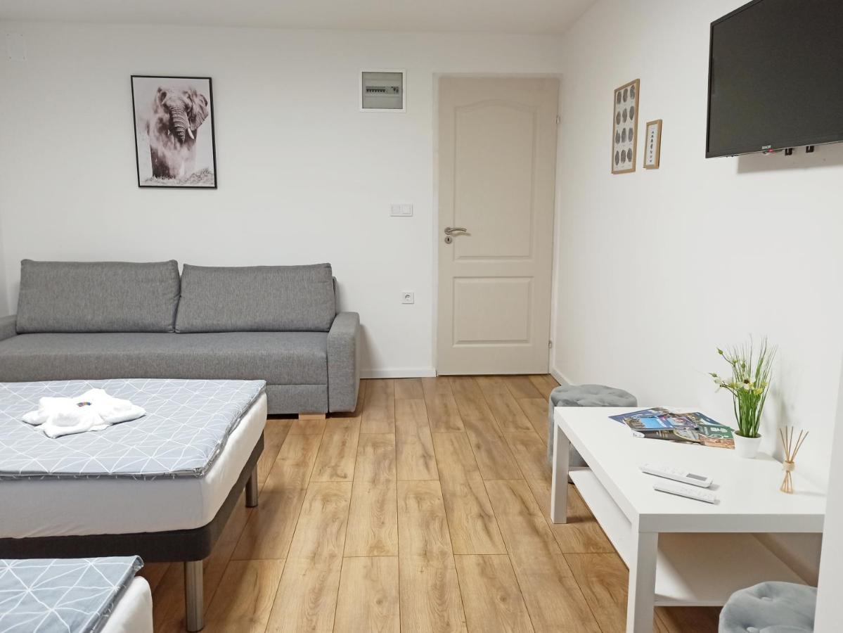 Grafit Apartmanok Hajdúnánás 外观 照片